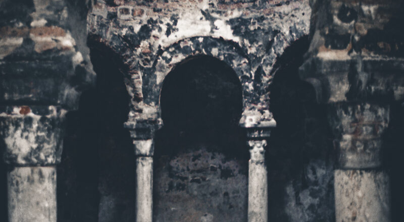 A photograph of the inside of an ancient Arab bath house in Palma de Mallorca.